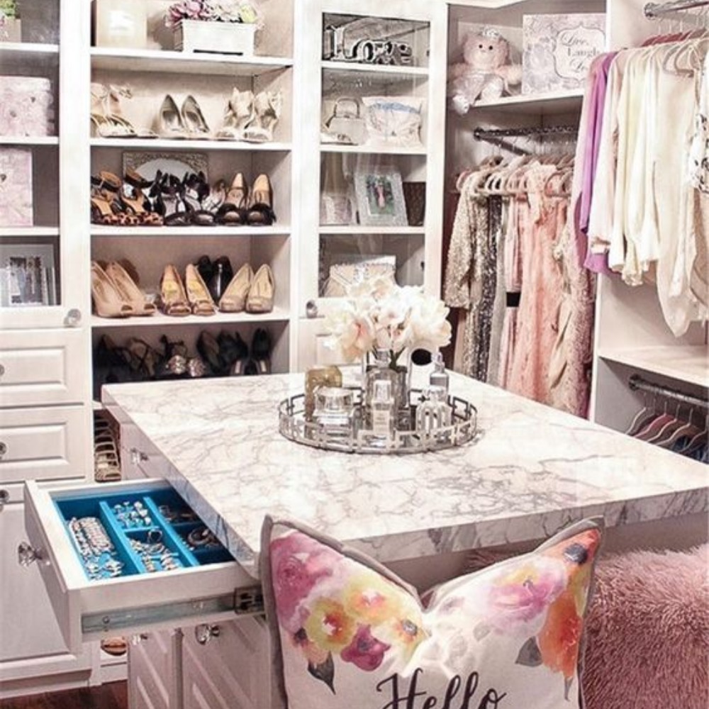 Meet your Posher, Lisa